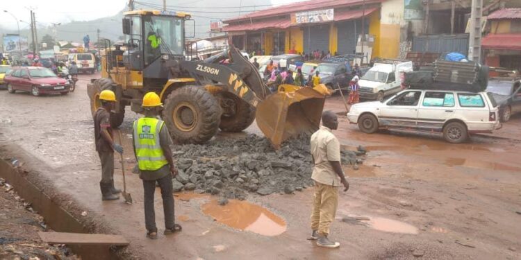 Axe routier Kagbelen- Dubréka-Tanènè : bientôt la fin du calvaire ( AGEROUTE)