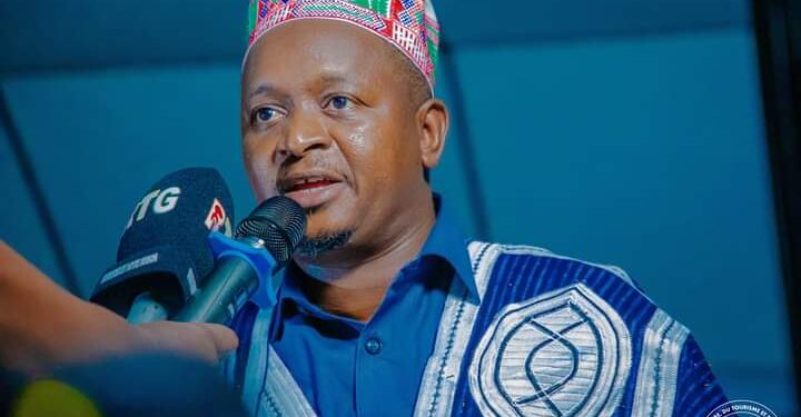 Telimilé : le ministre de la culture preside un meeting de reconnaissance des actes du général Mamadi DOUMBOUYAH