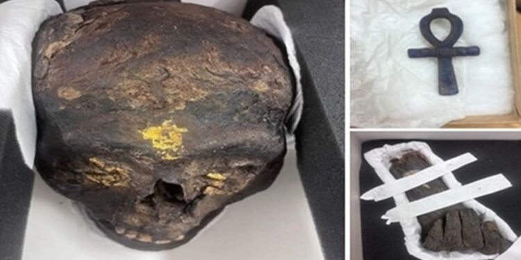 L’Allemagne remet au Caire trois artefacts de l’Égypte antique