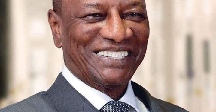 Le CNRD doit lancer un mandat d’arrêt international contre Alpha Condé, cet criminel ambulant qui compte revenir au pouvoir avec une épreuve de force.( Par Amadou Oury Barry)