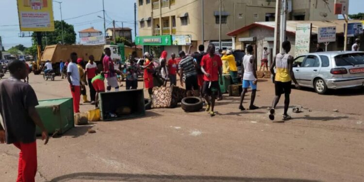 Insolite à Gbessia: deux charlatans font disparaitre les parties génitales( sexe) de plusieurs jeunes!