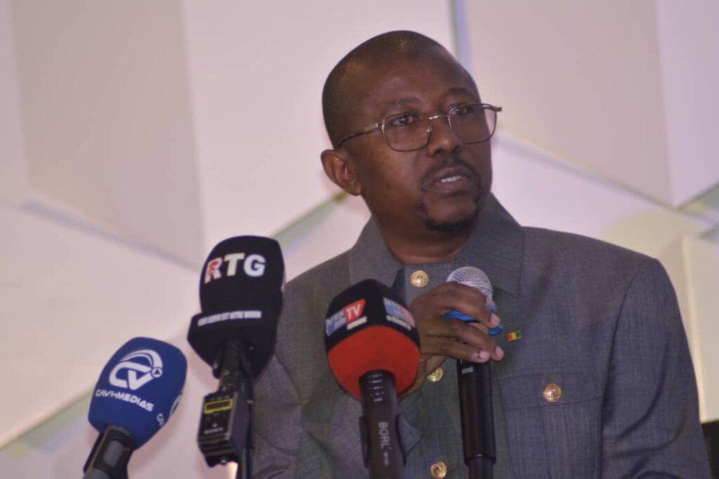 Projet Simandou : Mohamed Lamine SY SAVANE, Ministre Directeur de cabinet à la primature appelle la jeunesse à se former !