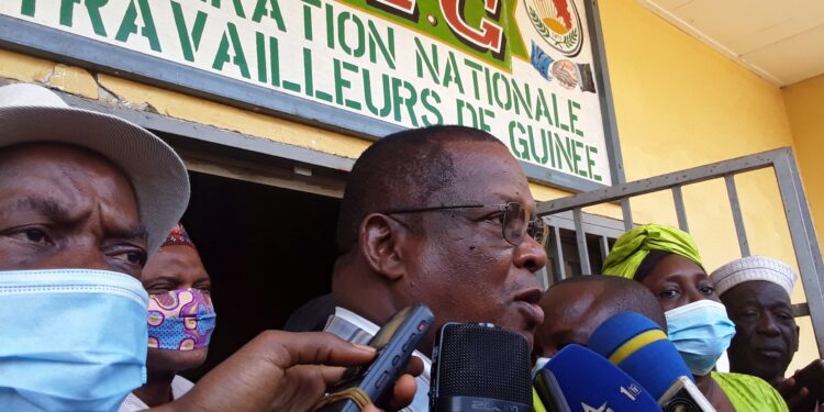 Conakry : les sections communales de la FSPE demandent le départ du patron de la CNTG ( déclaration)