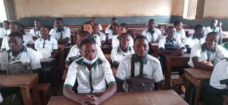 Guinée : l’examen de sortie dans les écoles professionnelles à nouveau reporté (communiqué)