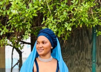 Guinée : l’histoire de Maimouna, une vendeuse de jus de gingembre devenue opératrice de camion!