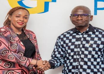 Guinée : la directrice communale de l’OGP  de Ratoma remercie Aladji Cellou pour la rénovation de sa direction !