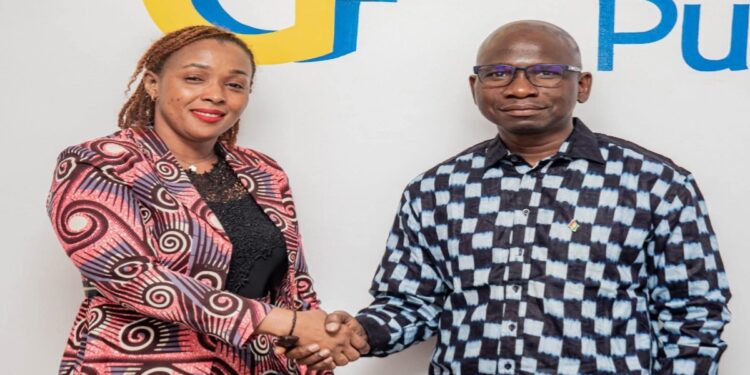 Guinée : la directrice communale de l’OGP de Ratoma remercie Aladji Cellou pour la rénovation de sa direction !