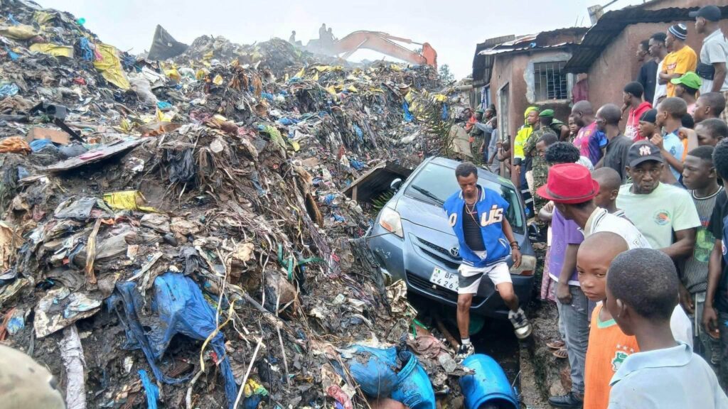 Guinée : l’eboulement à la decharge de Dar -Es Salam atteint 30 morts selon la protection ( 15h38)